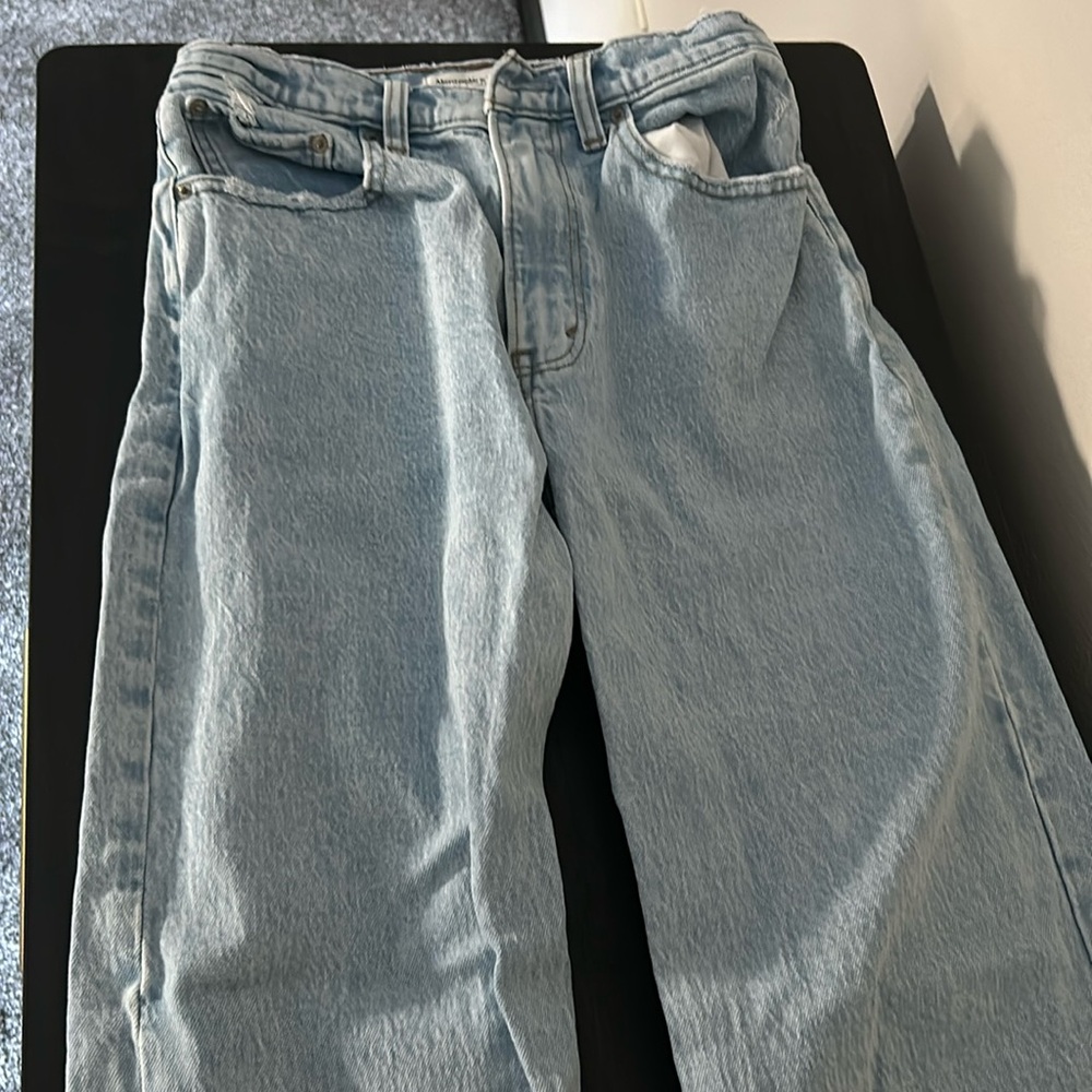 Abercrombie ‘90s relaxed Jean High Rise - Picture 2 of 5